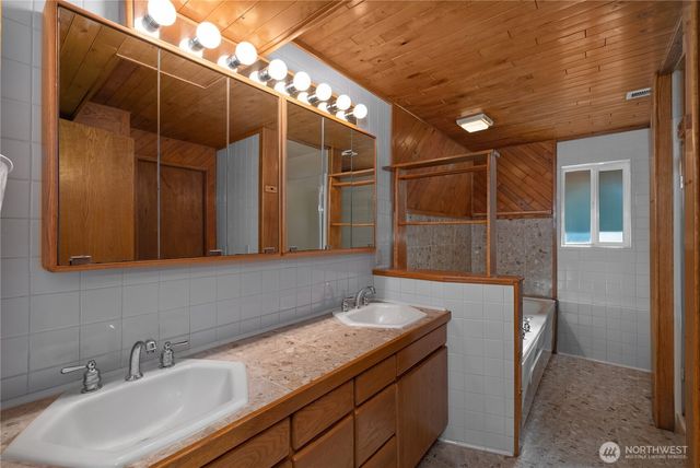 10547 Summit Lake Road NW, Olympia, WA 98502