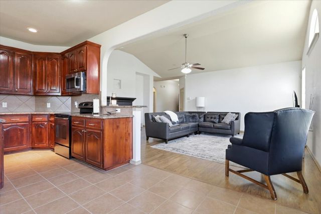 714 Bayou Drive, Glenn Heights, TX 75154