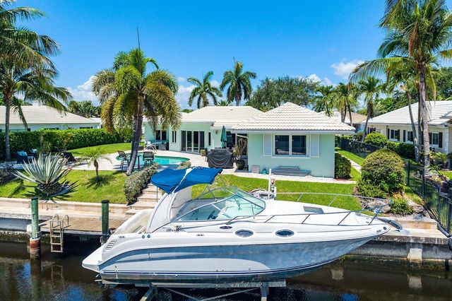 940 SW Mulberry Way, Boca Raton, FL 33486