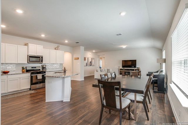 9811 Kalm Brome, San Antonio, TX 78254