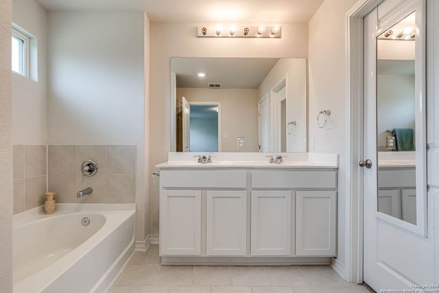 9811 Kalm Brome, San Antonio, TX 78254