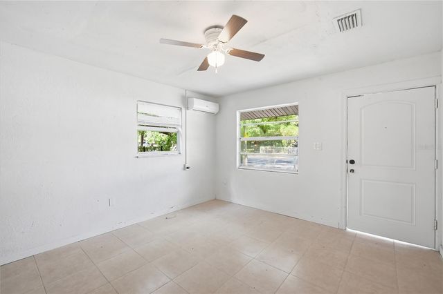 6209 N 43RD STREET, Tampa, FL 33610