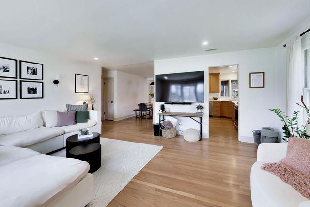 456 Lowell Avenue, Glen Ellyn, IL 60137