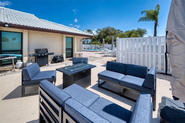 76 SANDSTONE CIRCLE, Venice, FL 34293
