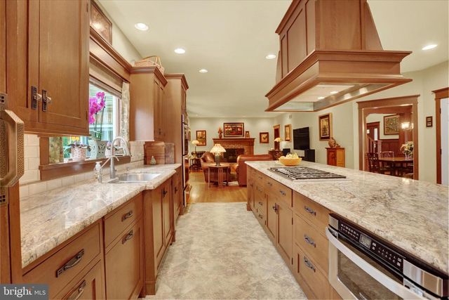 126 FOXFIRE LN, Lewisberry, PA 17339