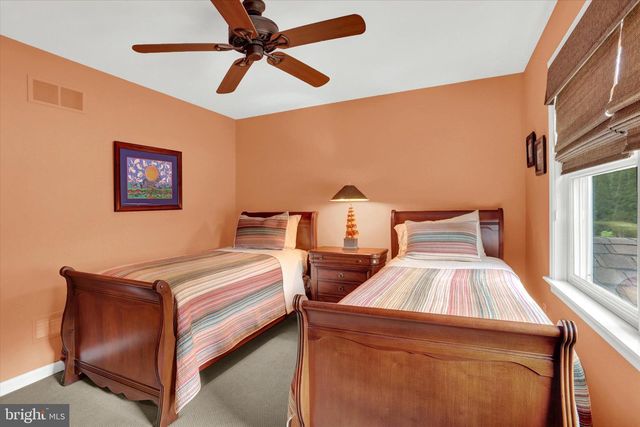 126 FOXFIRE LN, Lewisberry, PA 17339