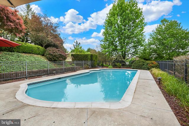 126 FOXFIRE LN, Lewisberry, PA 17339