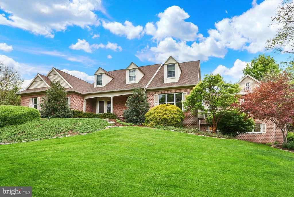 126 FOXFIRE LN, Lewisberry, PA 17339
