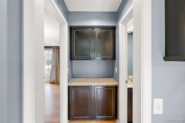 5699 Applegrove Drive, West Bloomfield, MI 48324