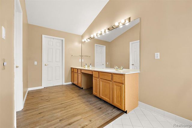 5699 Applegrove Drive, West Bloomfield, MI 48324