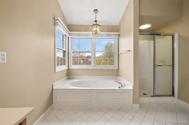 5699 Applegrove Drive, West Bloomfield, MI 48324