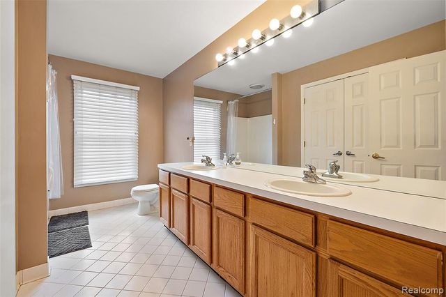 5699 Applegrove Drive, West Bloomfield, MI 48324