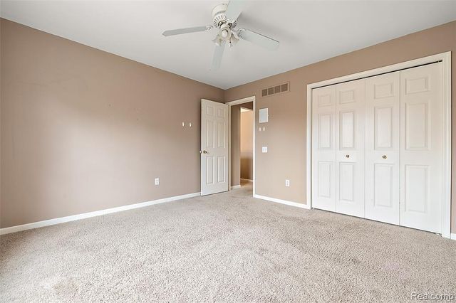 5699 Applegrove Drive, West Bloomfield, MI 48324