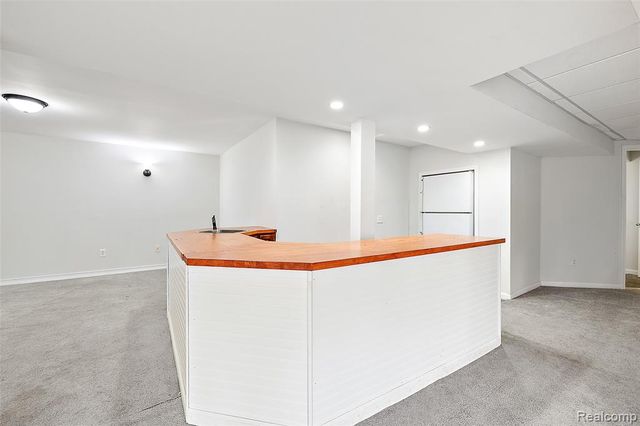 5699 Applegrove Drive, West Bloomfield, MI 48324