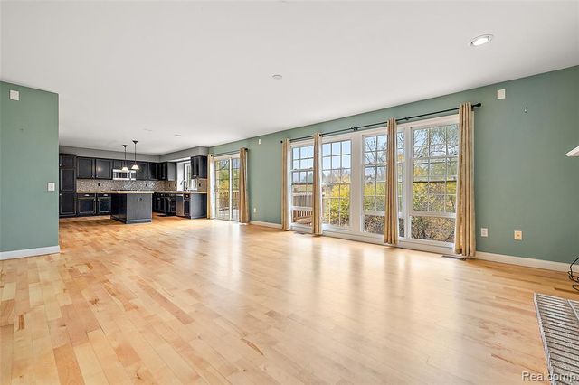 5699 Applegrove Drive, West Bloomfield, MI 48324