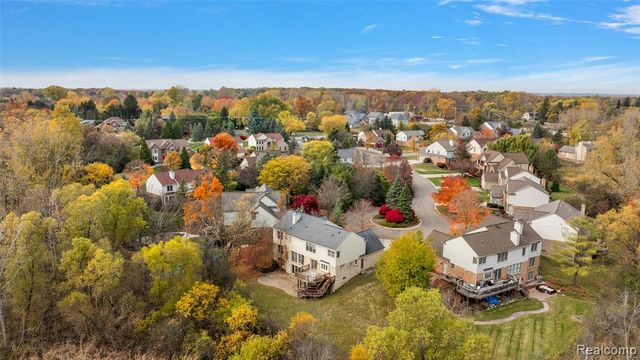 5699 Applegrove Drive, West Bloomfield, MI 48324