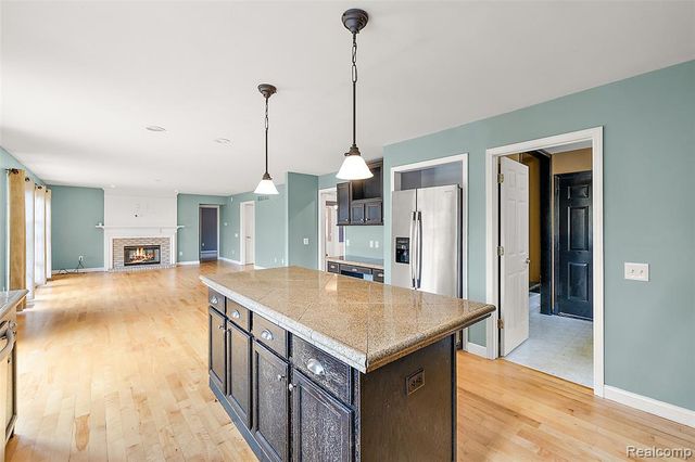 5699 Applegrove Drive, West Bloomfield, MI 48324