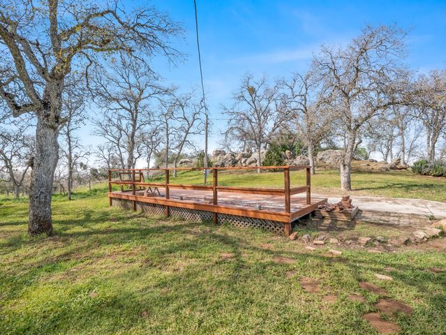 37678 Cardinal Lane, Yokuts Valley, CA 93675