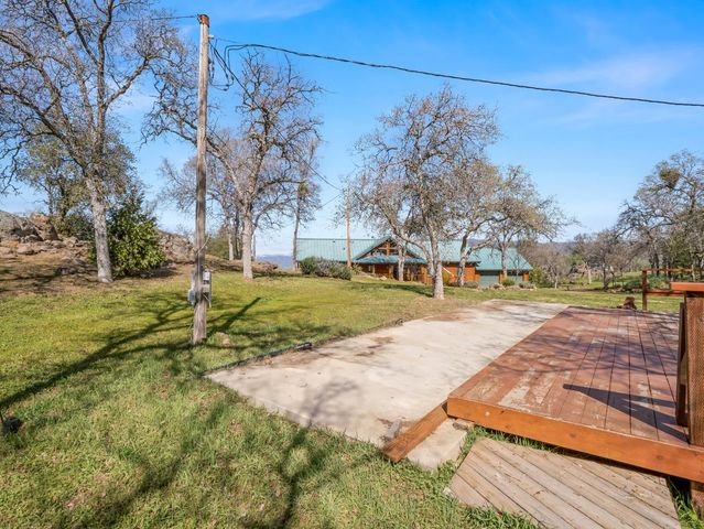 37678 Cardinal Lane, Yokuts Valley, CA 93675