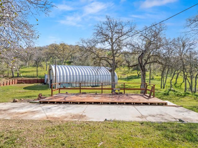 37678 Cardinal Lane, Yokuts Valley, CA 93675