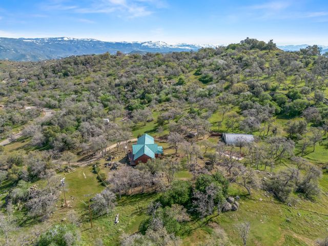 37678 Cardinal Lane, Yokuts Valley, CA 93675
