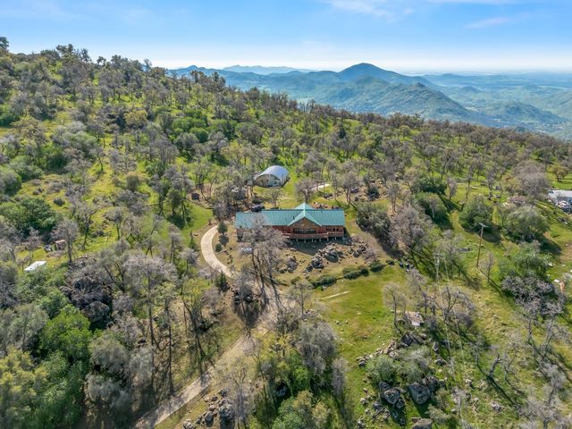 37678 Cardinal Lane, Yokuts Valley, CA 93675