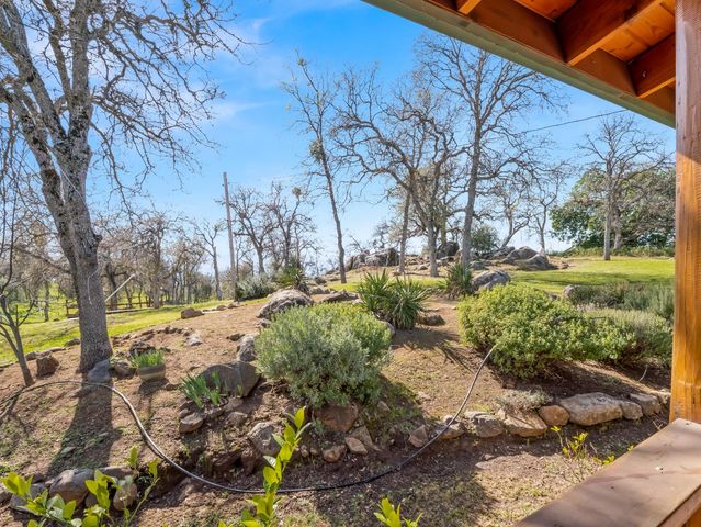37678 Cardinal Lane, Yokuts Valley, CA 93675