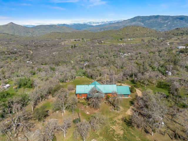 37678 Cardinal Lane, Yokuts Valley, CA 93675