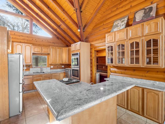 37678 Cardinal Lane, Yokuts Valley, CA 93675