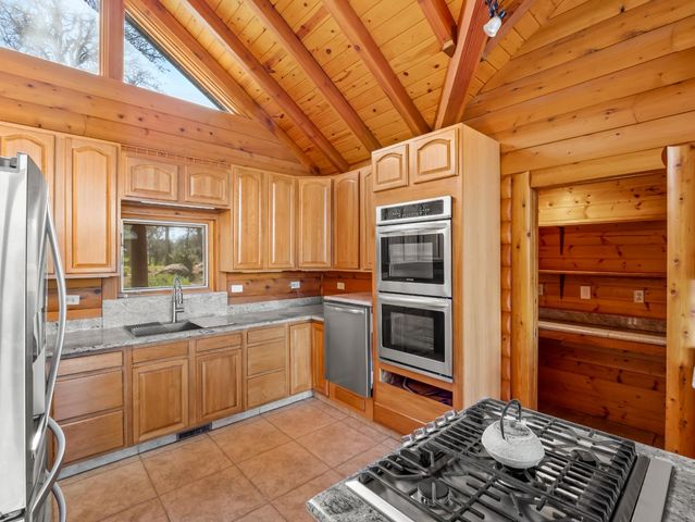 37678 Cardinal Lane, Yokuts Valley, CA 93675