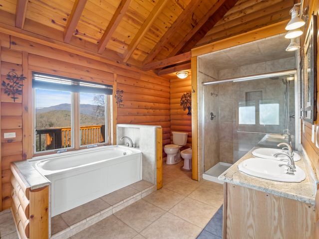 37678 Cardinal Lane, Yokuts Valley, CA 93675