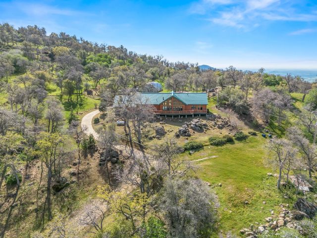 37678 Cardinal Lane, Yokuts Valley, CA 93675