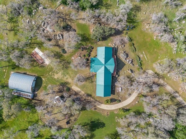 37678 Cardinal Lane, Yokuts Valley, CA 93675