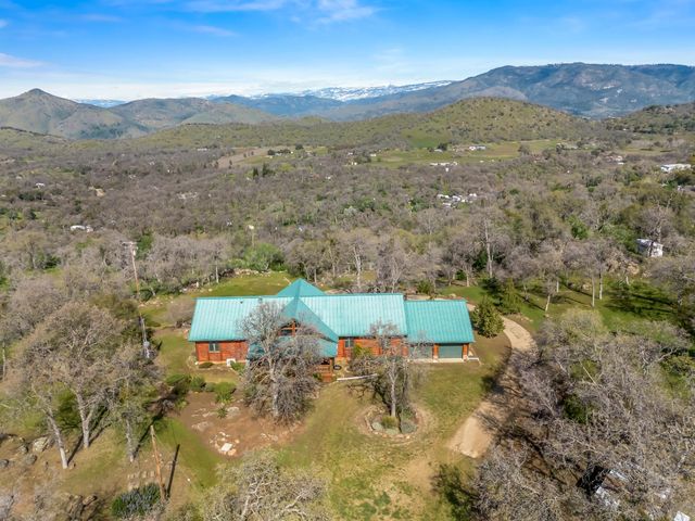 37678 Cardinal Lane, Yokuts Valley, CA 93675