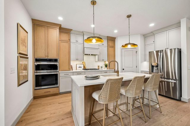 20214 Keystone Avenue, Lakeville, MN 55044
