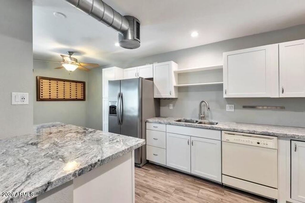 Image 13 of property listing at 4138 N 81ST Street, Scottsdale, AZ 85251