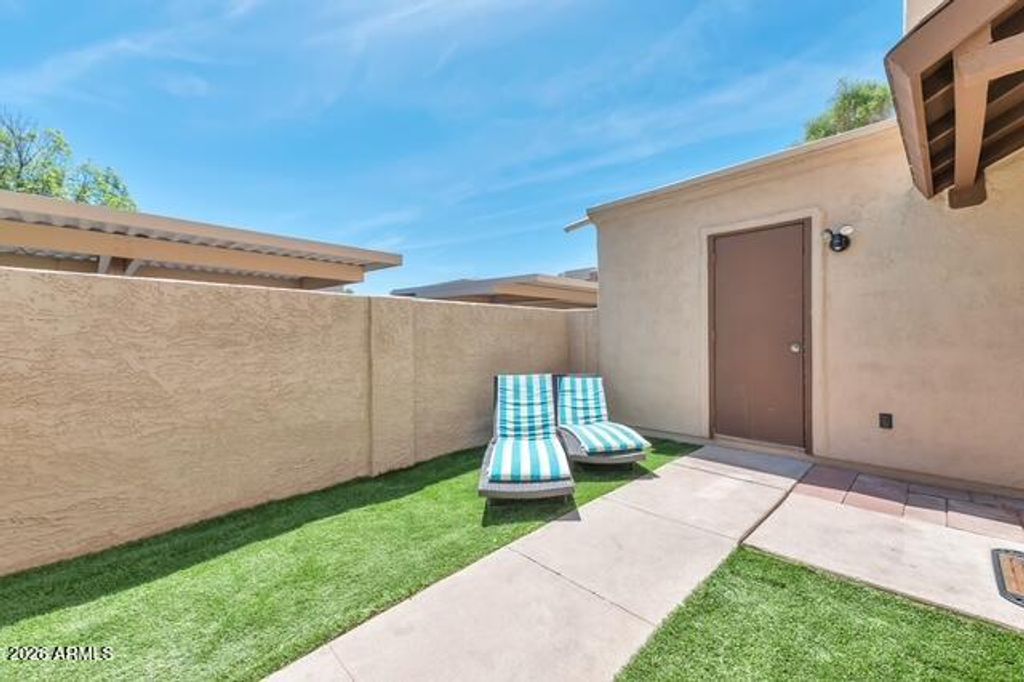 Image 5 of property listing at 4138 N 81ST Street, Scottsdale, AZ 85251