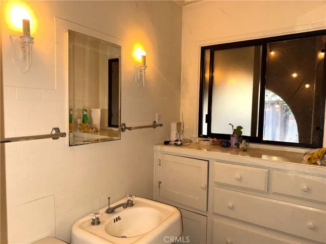 517 Roswell Avenue, Long Beach, CA 90814
