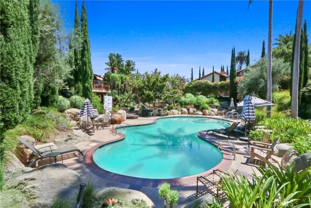 4835 E Anaheim 102, Long Beach, CA 90804