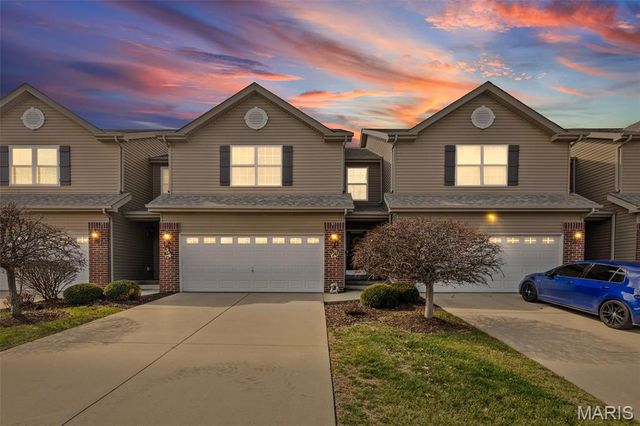 867 Harbor Woods Drive, Fairview Heights, IL 62208