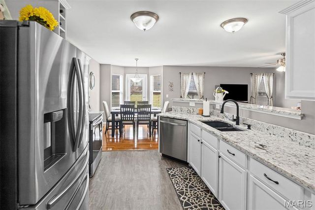 867 Harbor Woods Drive, Fairview Heights, IL 62208