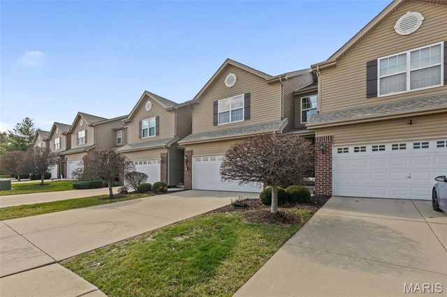 867 Harbor Woods Drive, Fairview Heights, IL 62208
