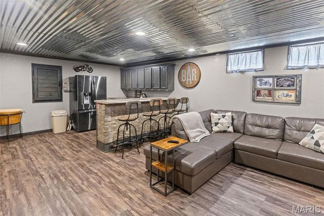 867 Harbor Woods Drive, Fairview Heights, IL 62208