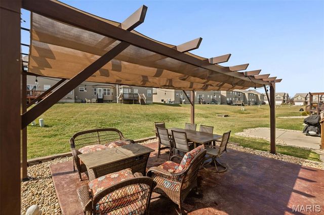 867 Harbor Woods Drive, Fairview Heights, IL 62208