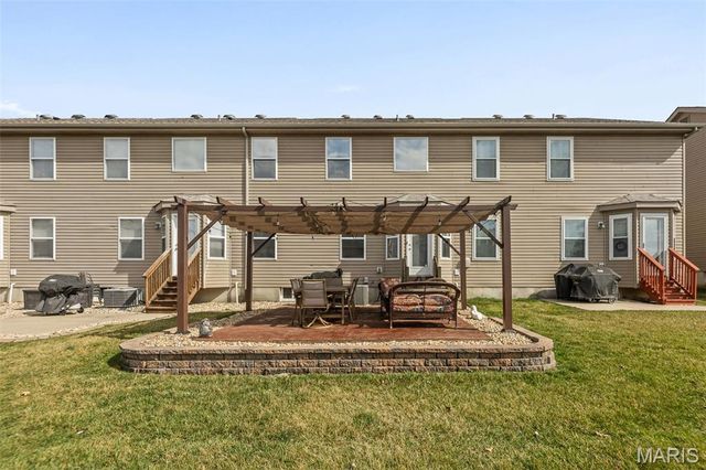 867 Harbor Woods Drive, Fairview Heights, IL 62208