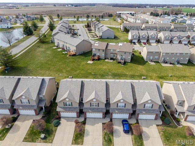 867 Harbor Woods Drive, Fairview Heights, IL 62208