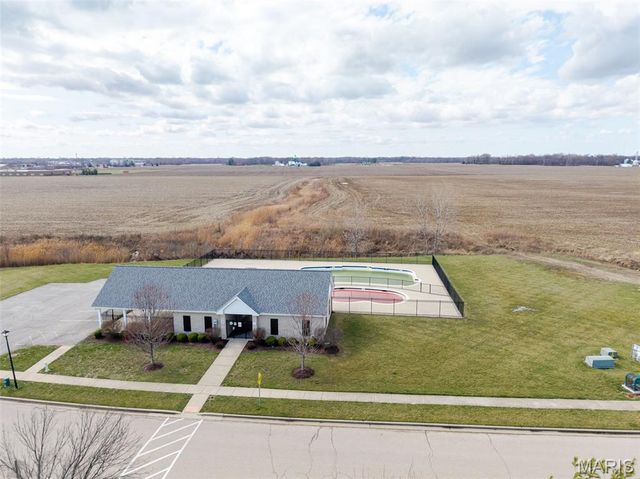 867 Harbor Woods Drive, Fairview Heights, IL 62208