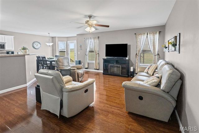 867 Harbor Woods Drive, Fairview Heights, IL 62208