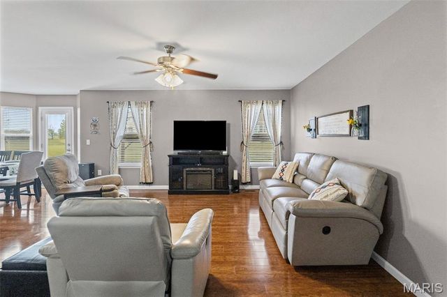 867 Harbor Woods Drive, Fairview Heights, IL 62208