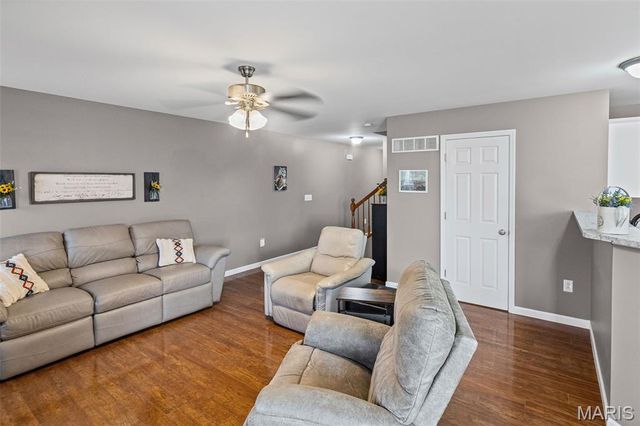 867 Harbor Woods Drive, Fairview Heights, IL 62208